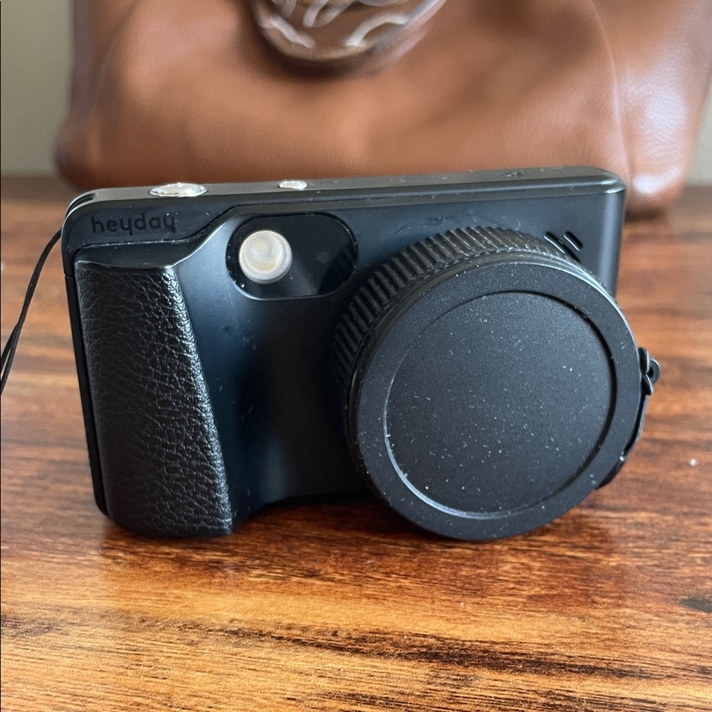 Heyday Black Camera with Lens Cap